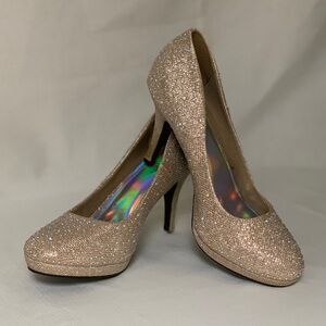 SILVER SLIPPERS Womens Shoes 9.5 Mirage Sparkle Heel Pump Champagne Party Formal